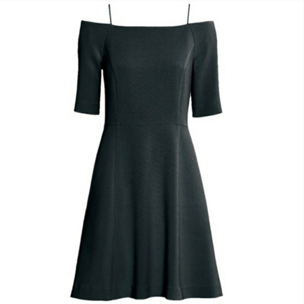 H&M Navy blue Off the shoulders dress 👗